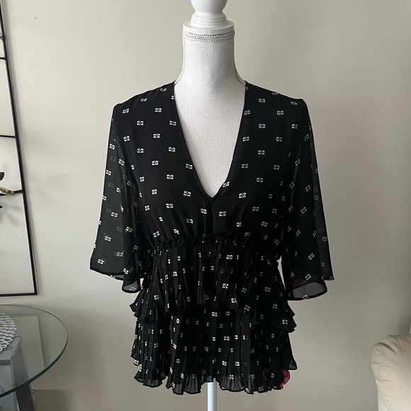 GANNI Black Graphic V Neck Georgette Flounce Blouse Short Sleeve sz 38 US 6 NWT - Picture 11 of 15
